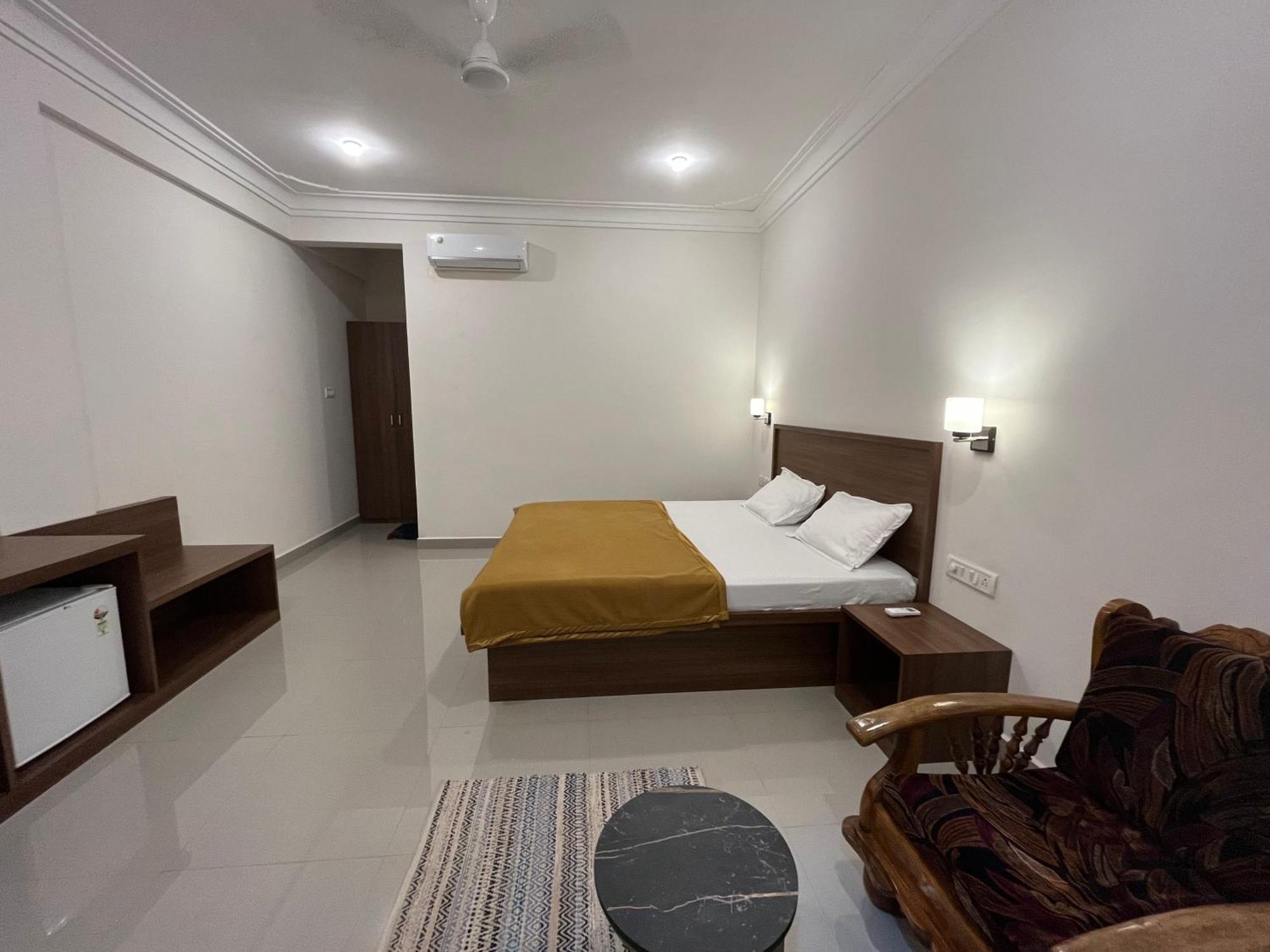 Morjim Sunset Guesthouse - 300 Meter To Morjim Beach Exterior photo